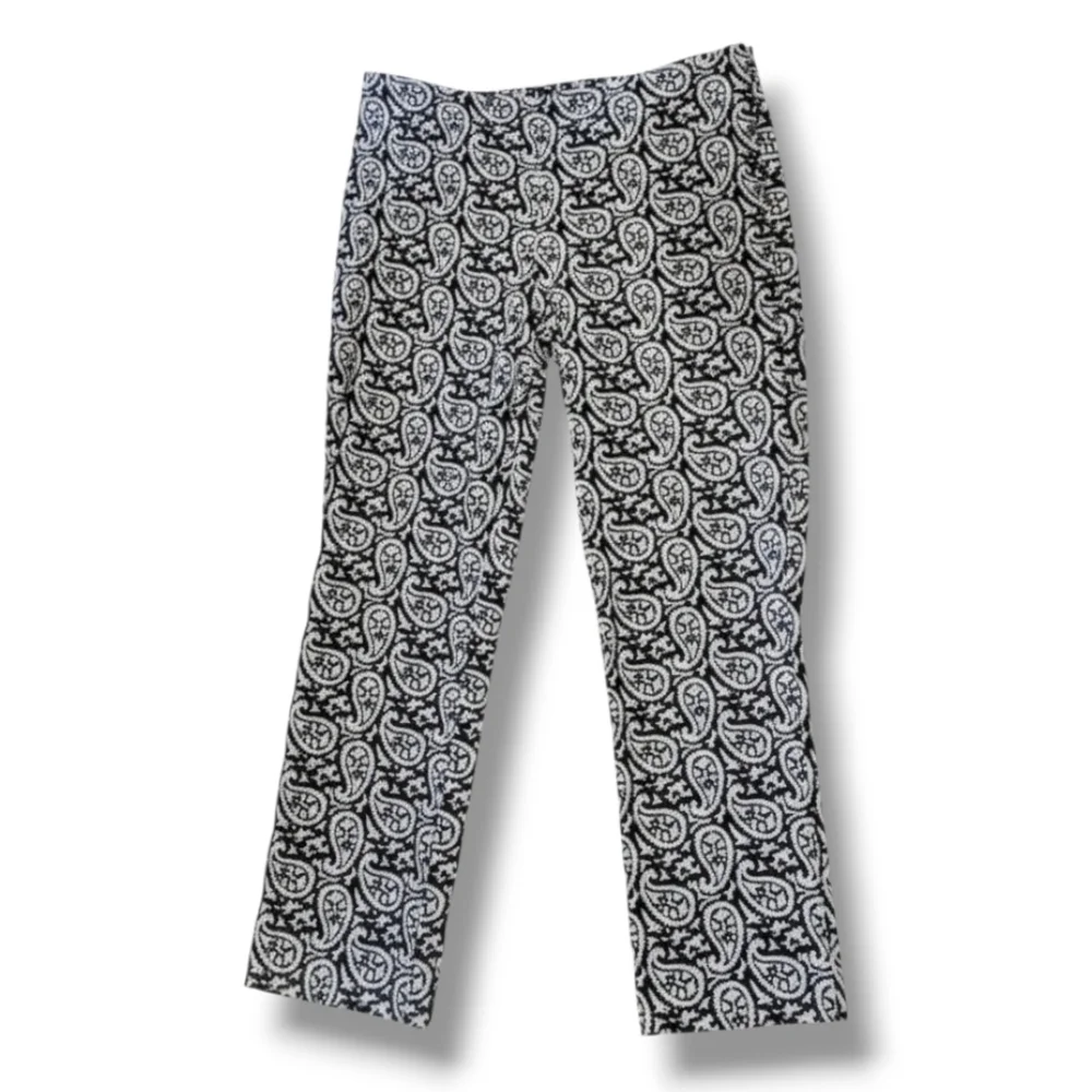 Michael Kors women's black & white paisley Capri pants - size 4